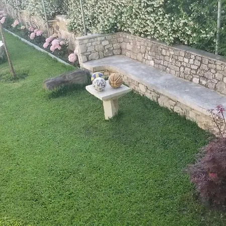 Vila Bubullime Albania *