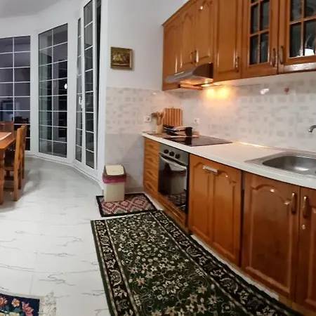 Bubullime Albania * Lushnjë