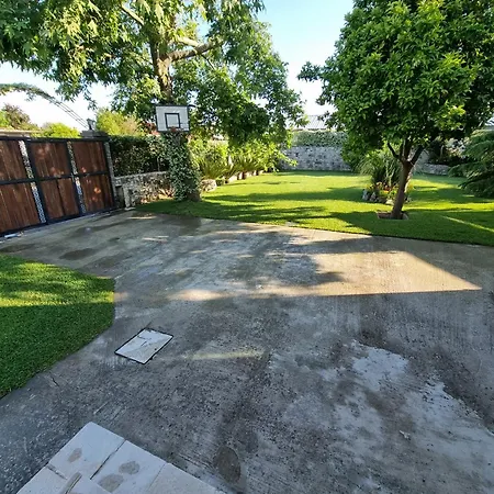 Vila Bubullime Albania Lushnjë